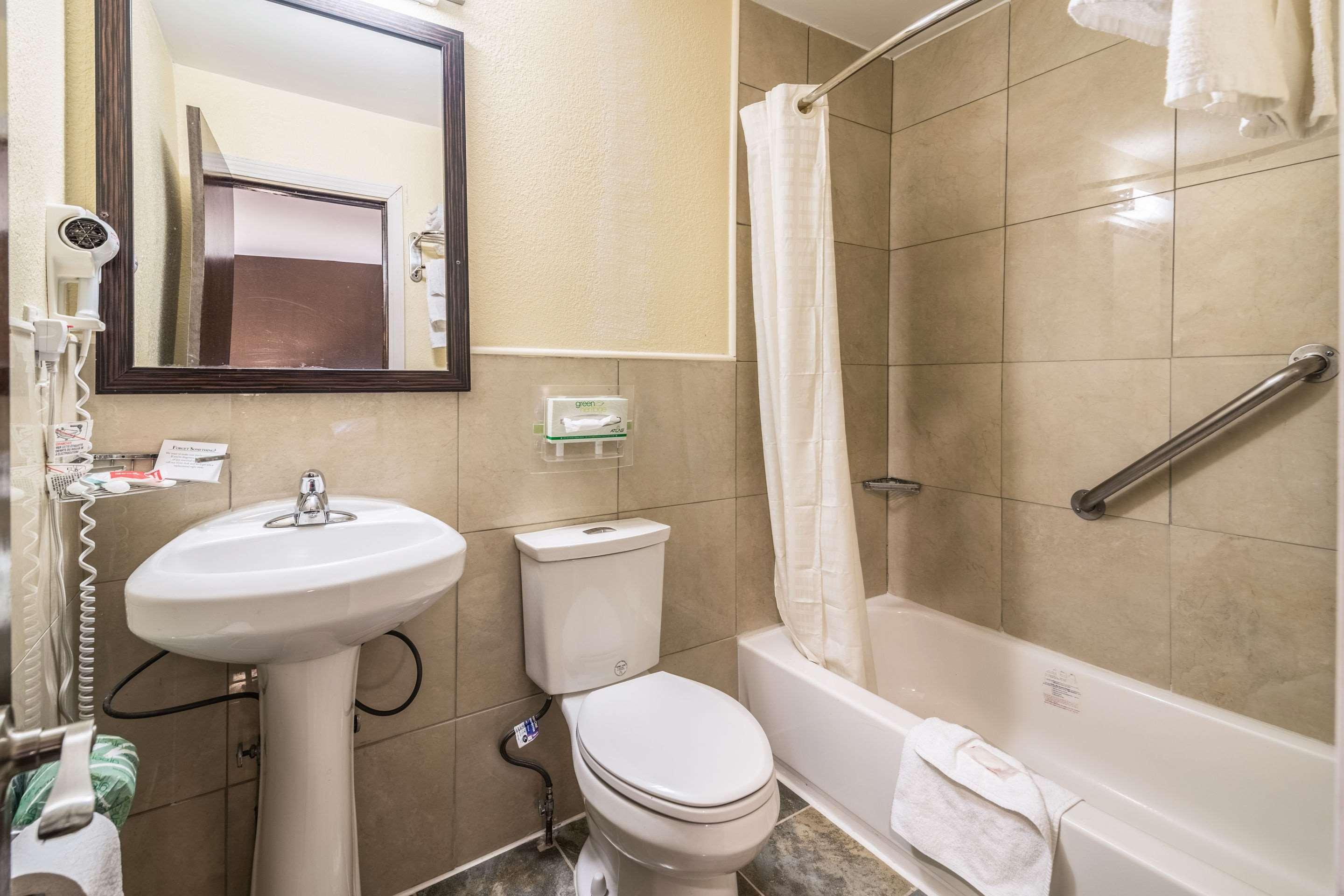 Econo Lodge Rutland City Near Hwy 7 Ngoại thất bức ảnh